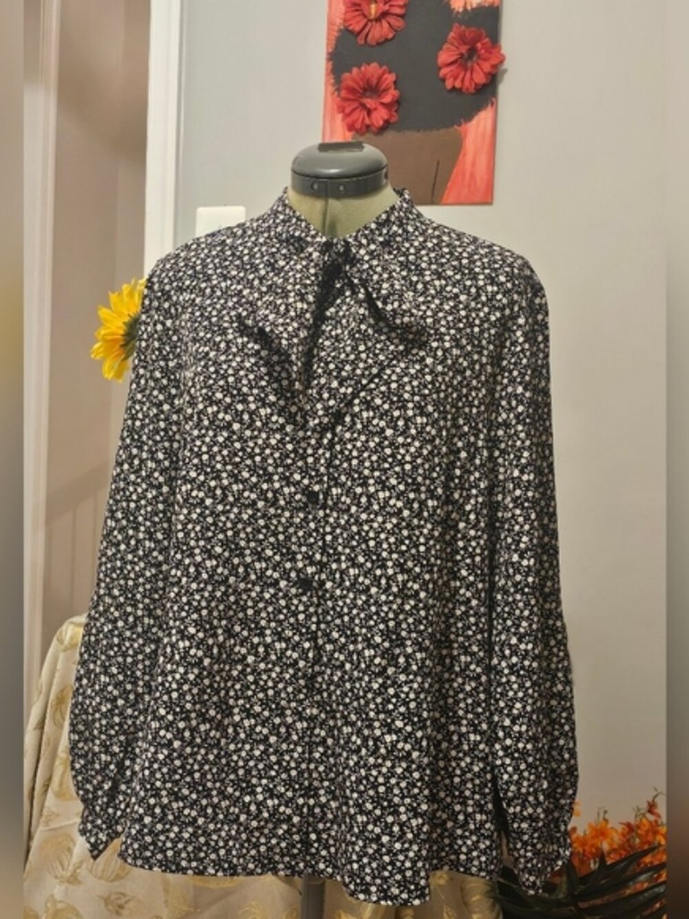 Shein Pre-Loved Floral Black and White Women's Top Sz XL